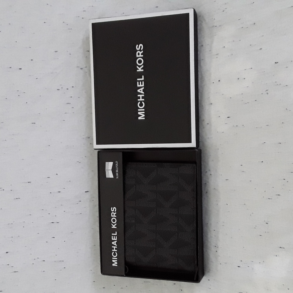 MICHAEL KORS NWT MENS WALLET